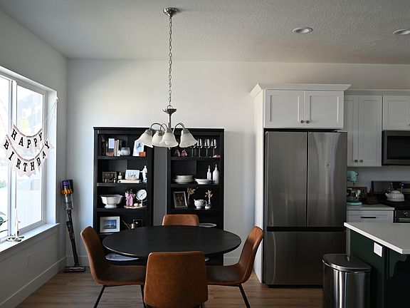 4th image of 3939 W Big Horn Dr