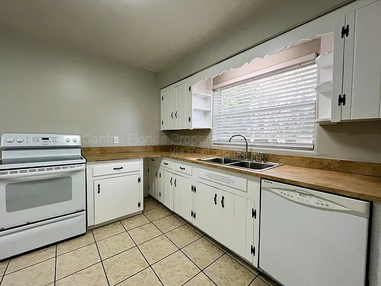 1510 Altaloma Ave — Photo 7