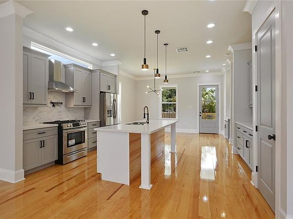5th image of 4835 Gallier St