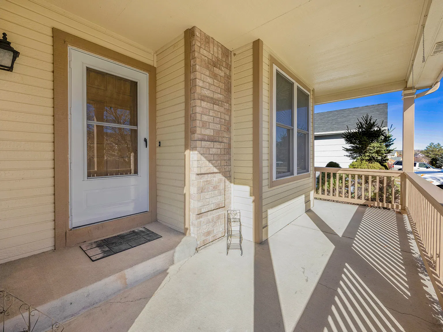 4 bed, 3.5 bath, 2232 sqft, $2,350 — Photo 3