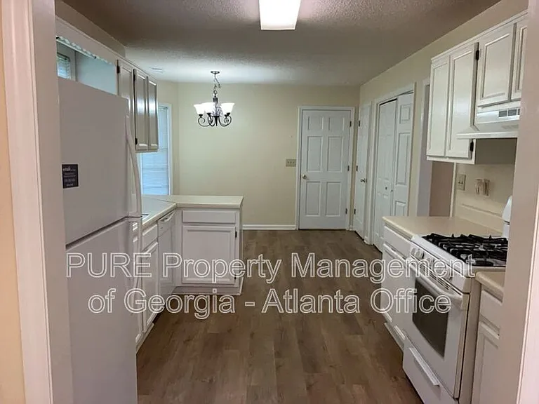 1195 Parkwood Chase NW — Photo 15