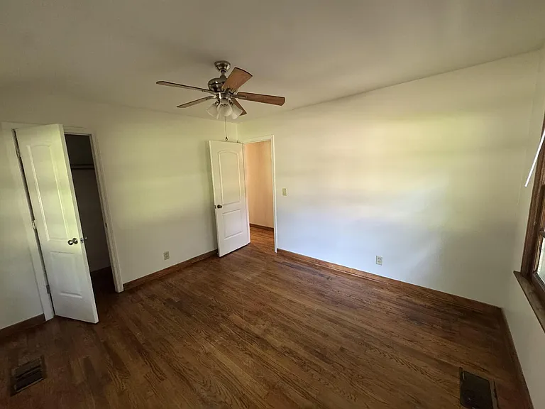 109 Park Ave — Photo 13