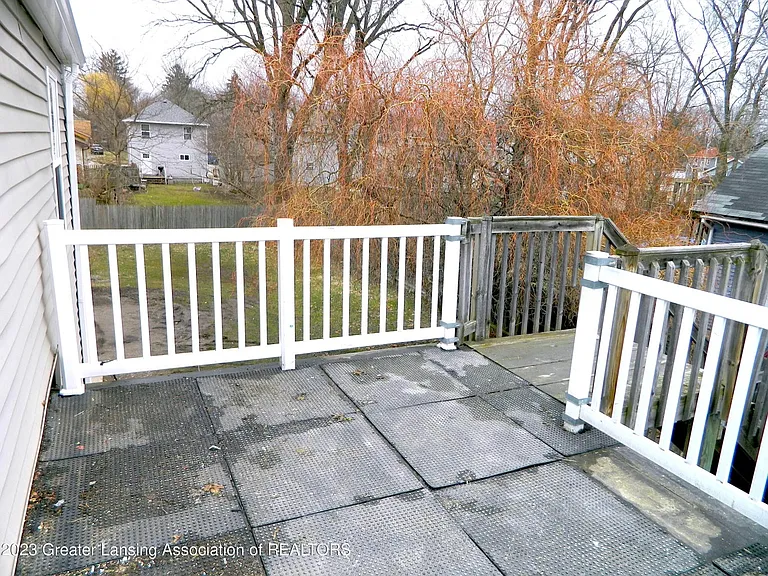 1126 W Michigan Ave — Photo 5