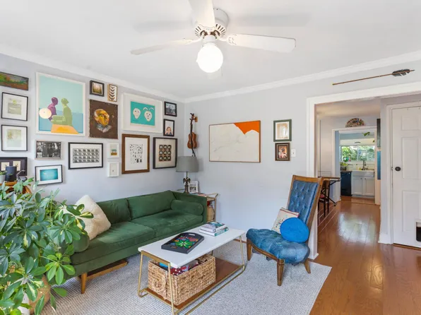 27 W Durham St, Philadelphia, PA 19119