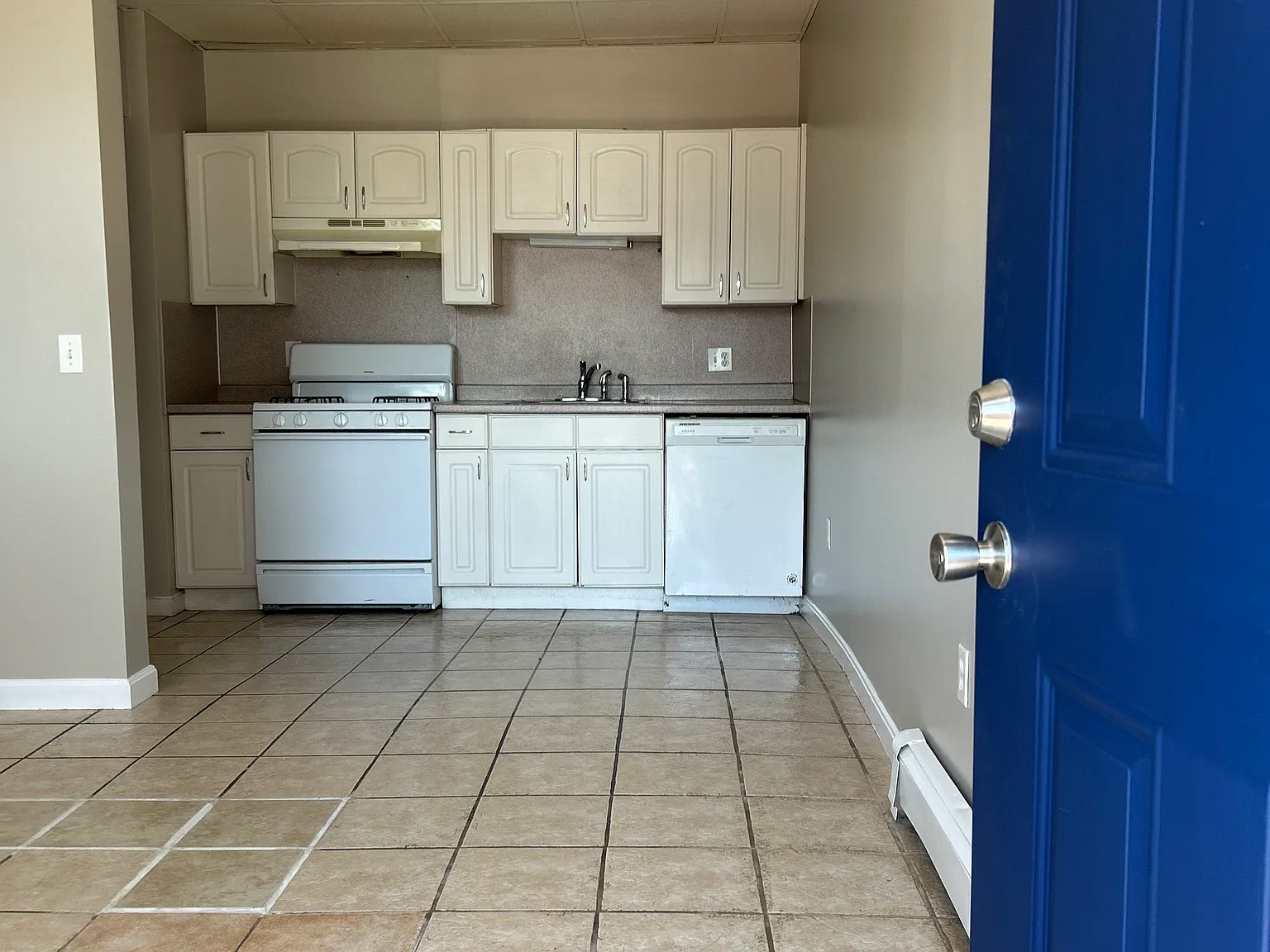 2 bed, 1200 sqft, $1,850 — Photo 1