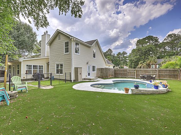 2nd image of 200 Gibbon Ct