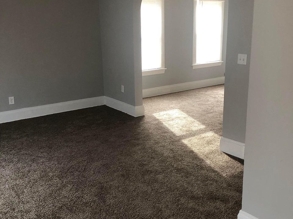 2nd image of 3609 Daisy Ave