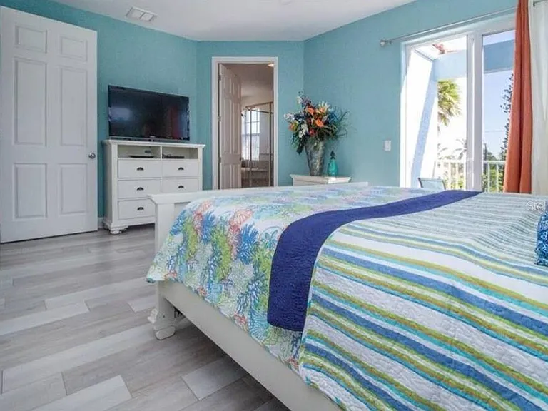 2319 Avenue C #200 — Photo 10