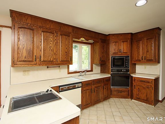 5th image of 328 Saybrook Road