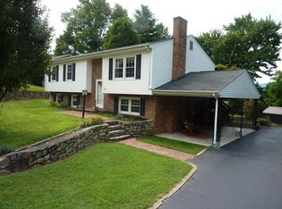 606 Diamond Rd, Salem, VA 24153