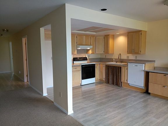 Open Concept kitchen/Dining 