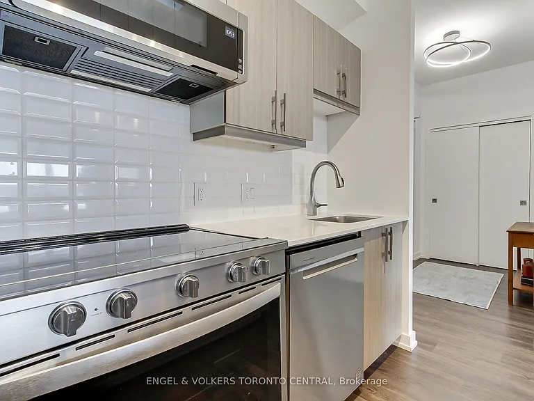 430 Essa Rd #418 — Photo 12