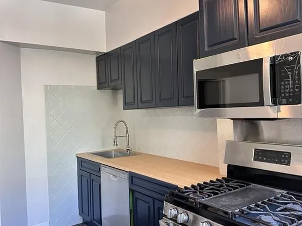 326 Ege Ave Floor 2, Jersey City, NJ 07304