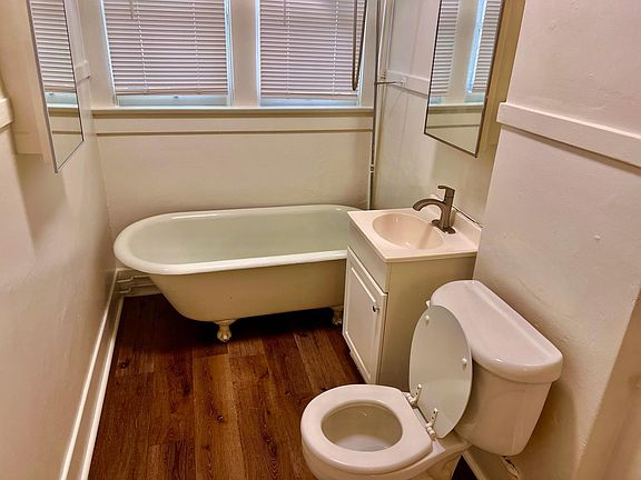 3rd image of 3962 Goldfinch St APT 3
