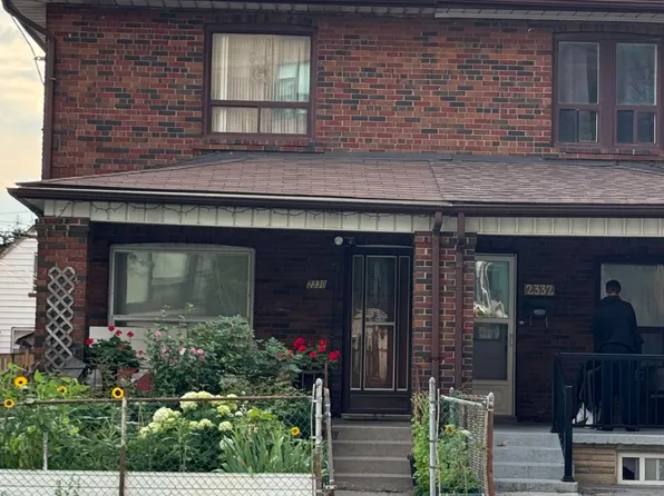 2330 Dufferin St, Toronto, ON M6E 3S4