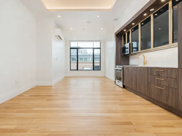 329 Gates Avenue image 1 of 13