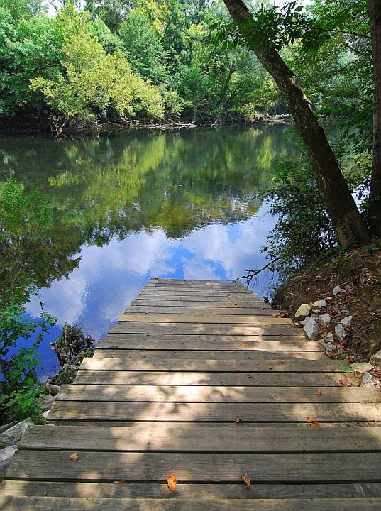 River Access and Kayaks!