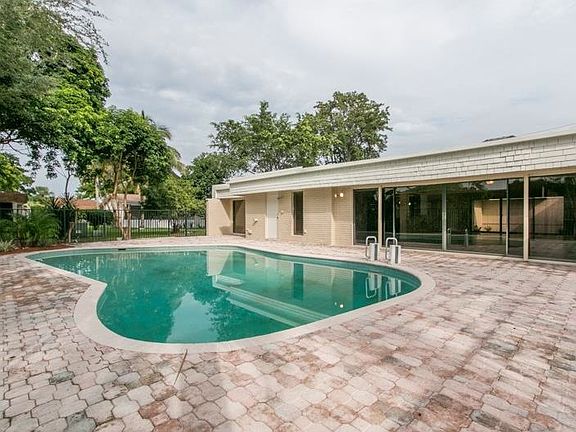 4th image of 5509 Red Oak Cir