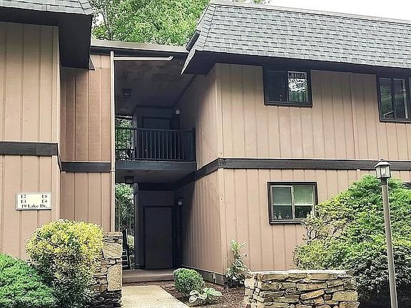 5th image of 19 Lake Dr