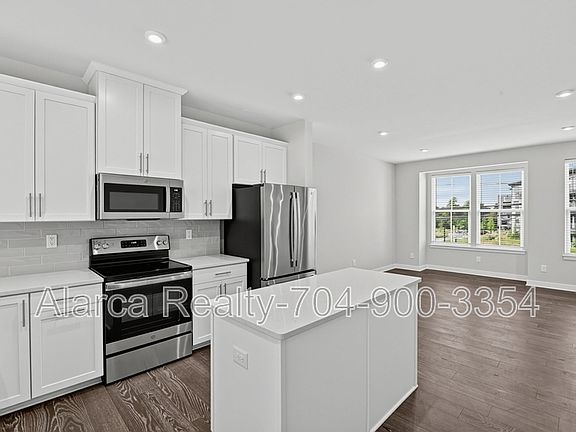2nd image of 3737 S Tryon St