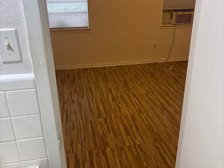 Pleasun Apartments at Pleasant — Photo 10