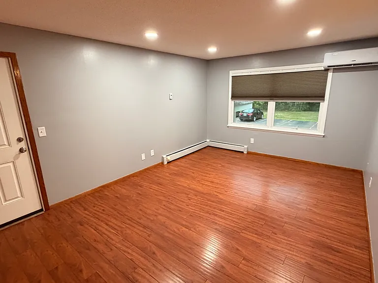705 E 3rd St #7 — Photo 3