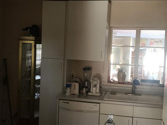 5th image of 1023 Palmway St