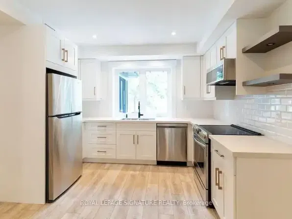 129 Kenilworth Ave #1A, Toronto, ON M4L 3S7