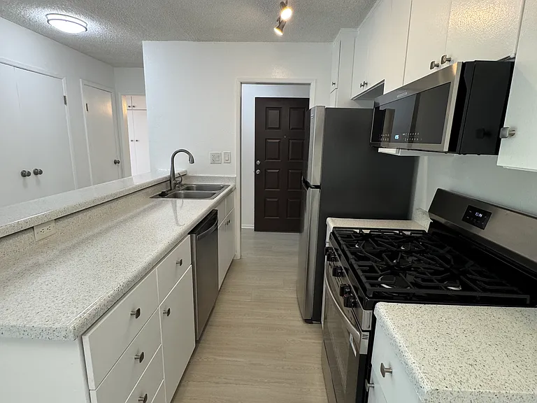 The Lennox — Photo 32