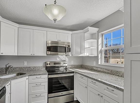 3rd image of 9093 W Swan Cir