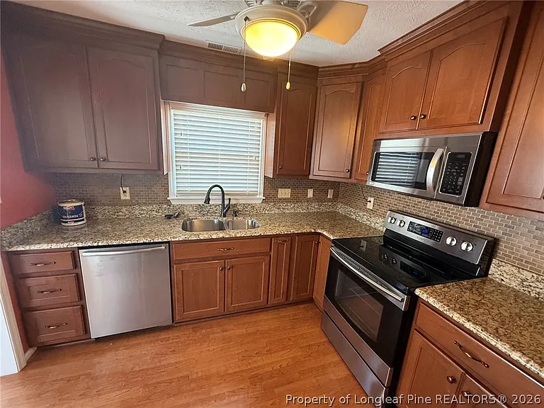 1813 Stetson Ln — Photo 7