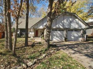 1001 Sandhurst Dr, Edmond, OK 73034