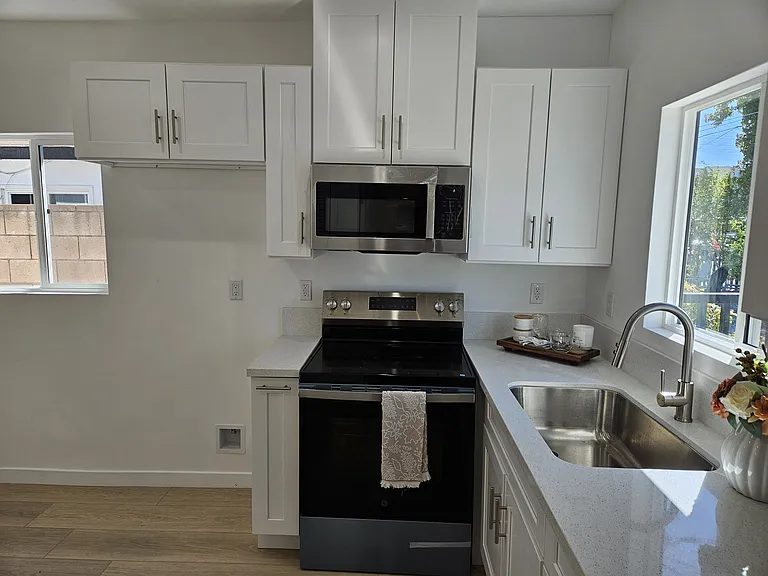 9298 Tamarack Ave #9298 — Photo 3