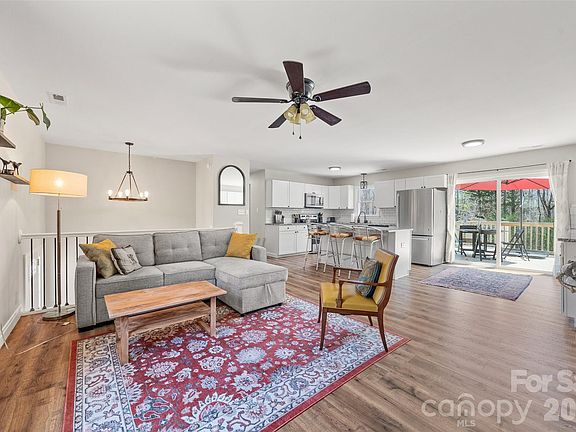 5th image of 4206 Wimbledon Dr