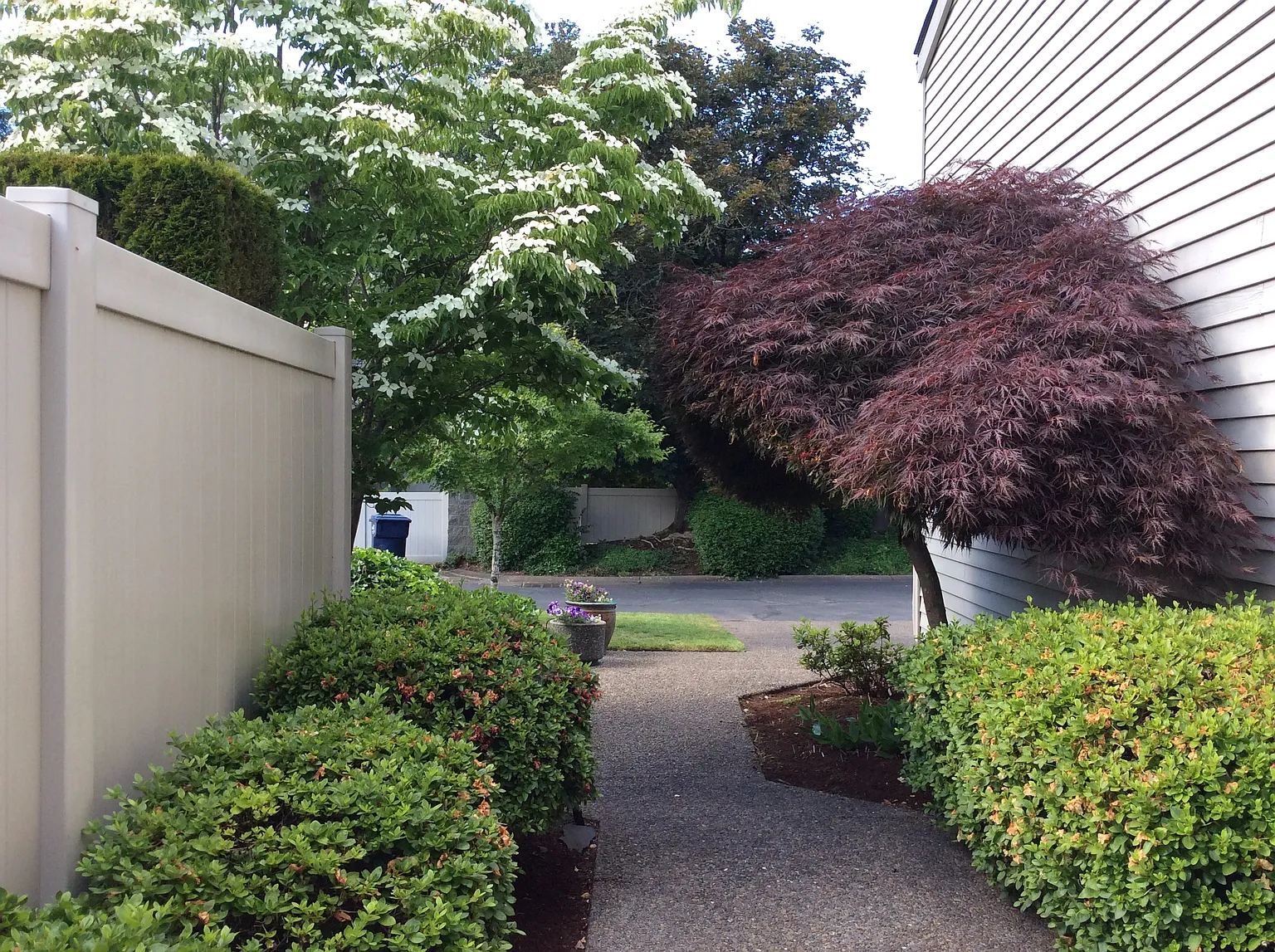 2024 Eastwood Ln photo 1