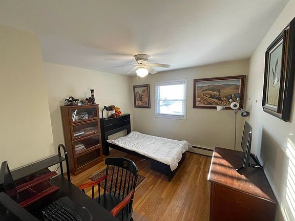 5th image of 142 Constant St