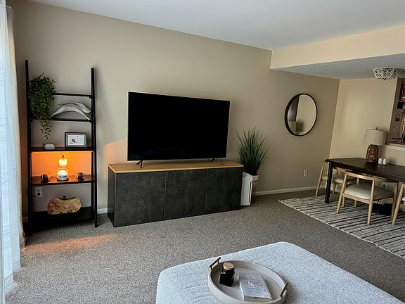 4th image of 2617 Kingstowne Dr