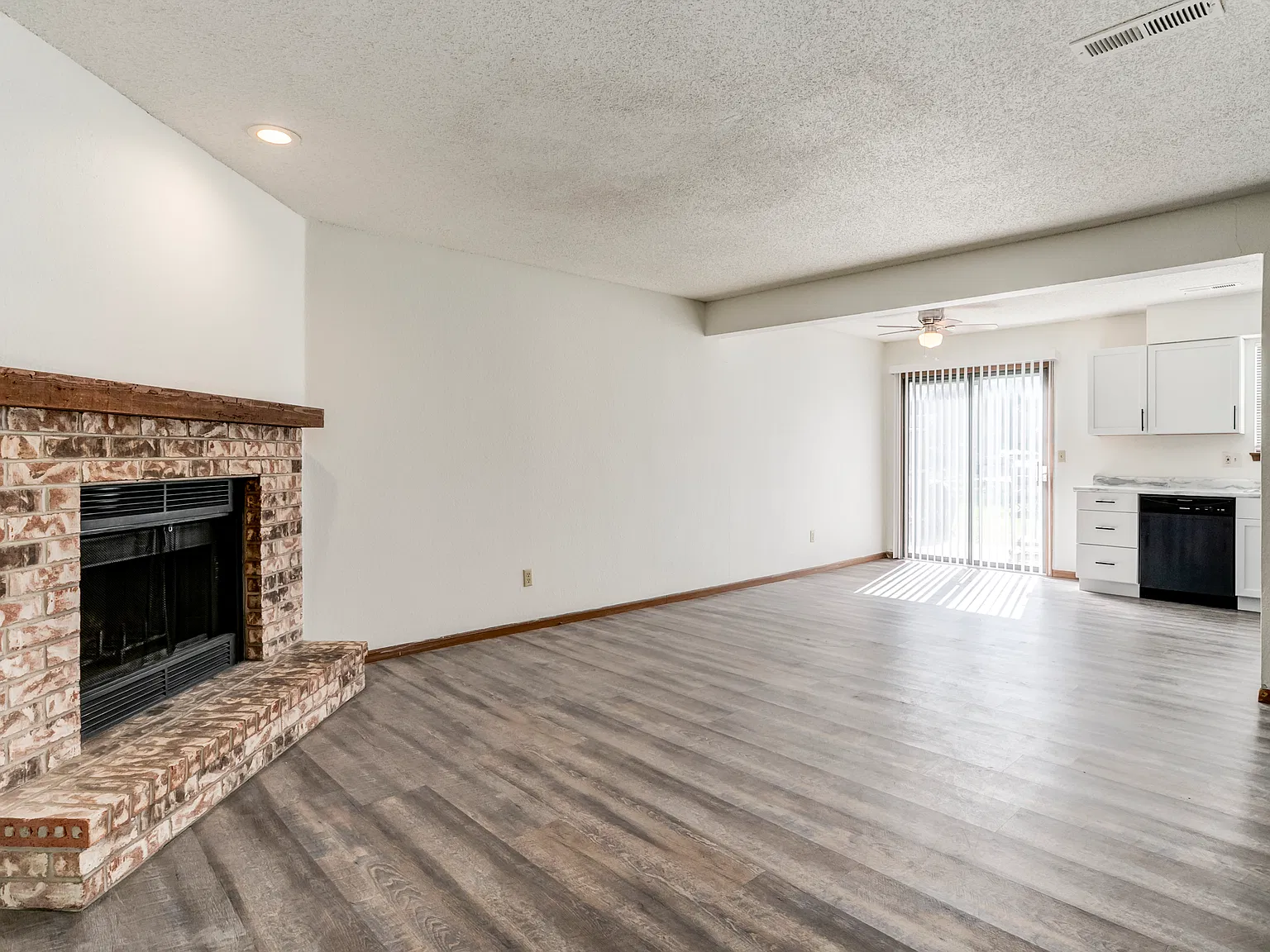 2 bed, 1.5 bath, 1162 sqft, $1,575 — Photo 1
