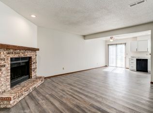 1917 NE Knollbrook St, Lees Summit, MO 64086