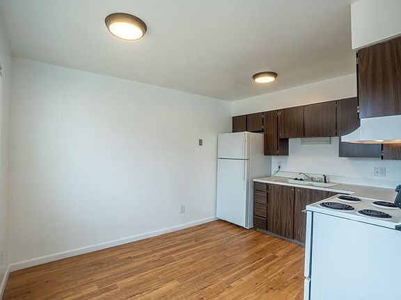 4th image of 2500 Windwood Dr #202A