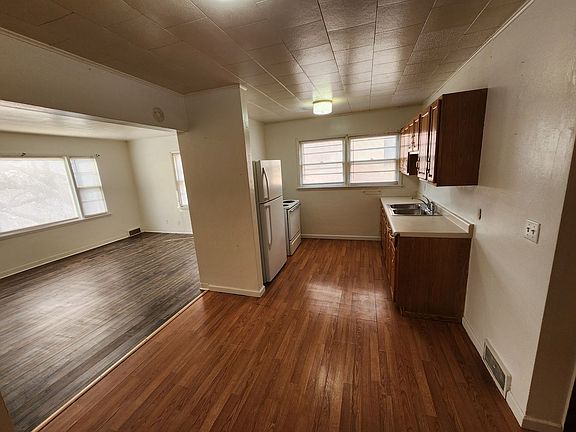 5th image of 1324 E 10th St #3