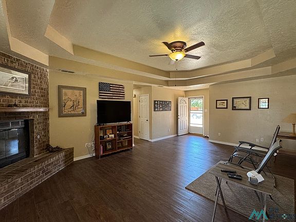2nd image of 1605 Windsor Way
