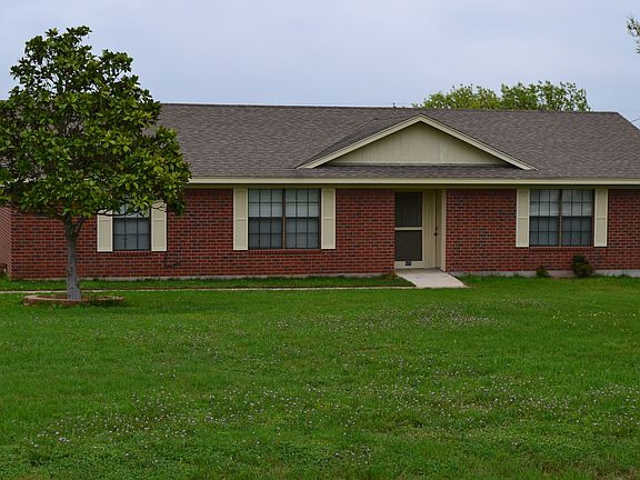 2nd image of 475 Quail Hollow Ln