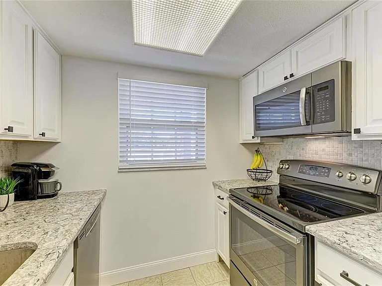 9810 Dorado Ave #9810 — Photo 3