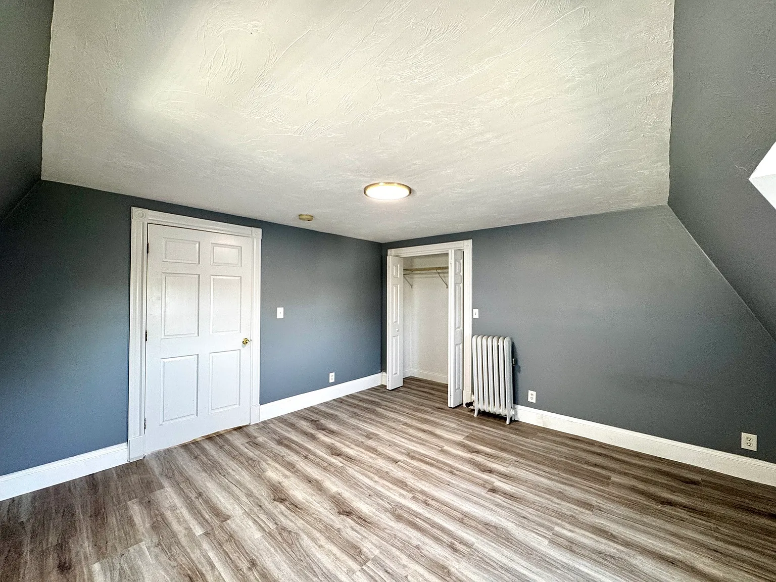 2 bed, 1.0 bath, 1071 sqft, $2,500 — Photo 2