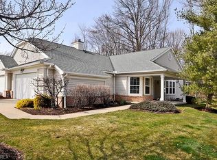 15 Community Dr, Avon Lake, OH 44012