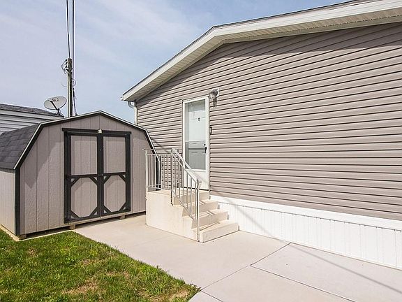 4th image of 96 Irma Ln #96