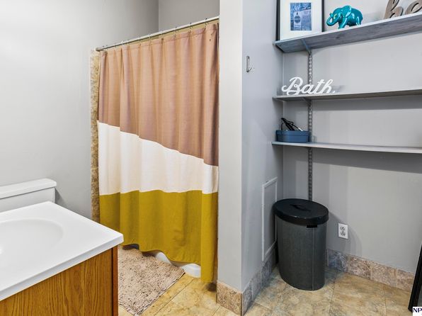 omaha-nebraska-75768555 picture