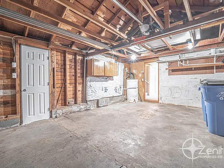 1818 W 22nd St — Photo 31