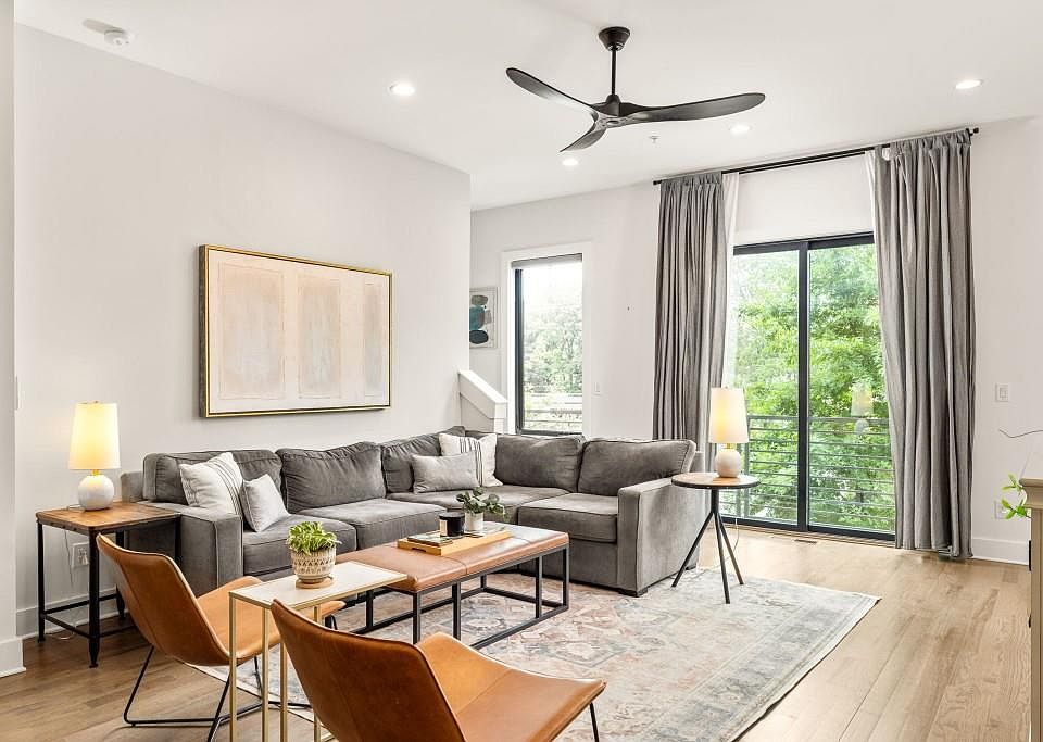 1st image of 550 N Highland Ave NE #4